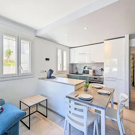 Croix Du Sud By Interhome Caves